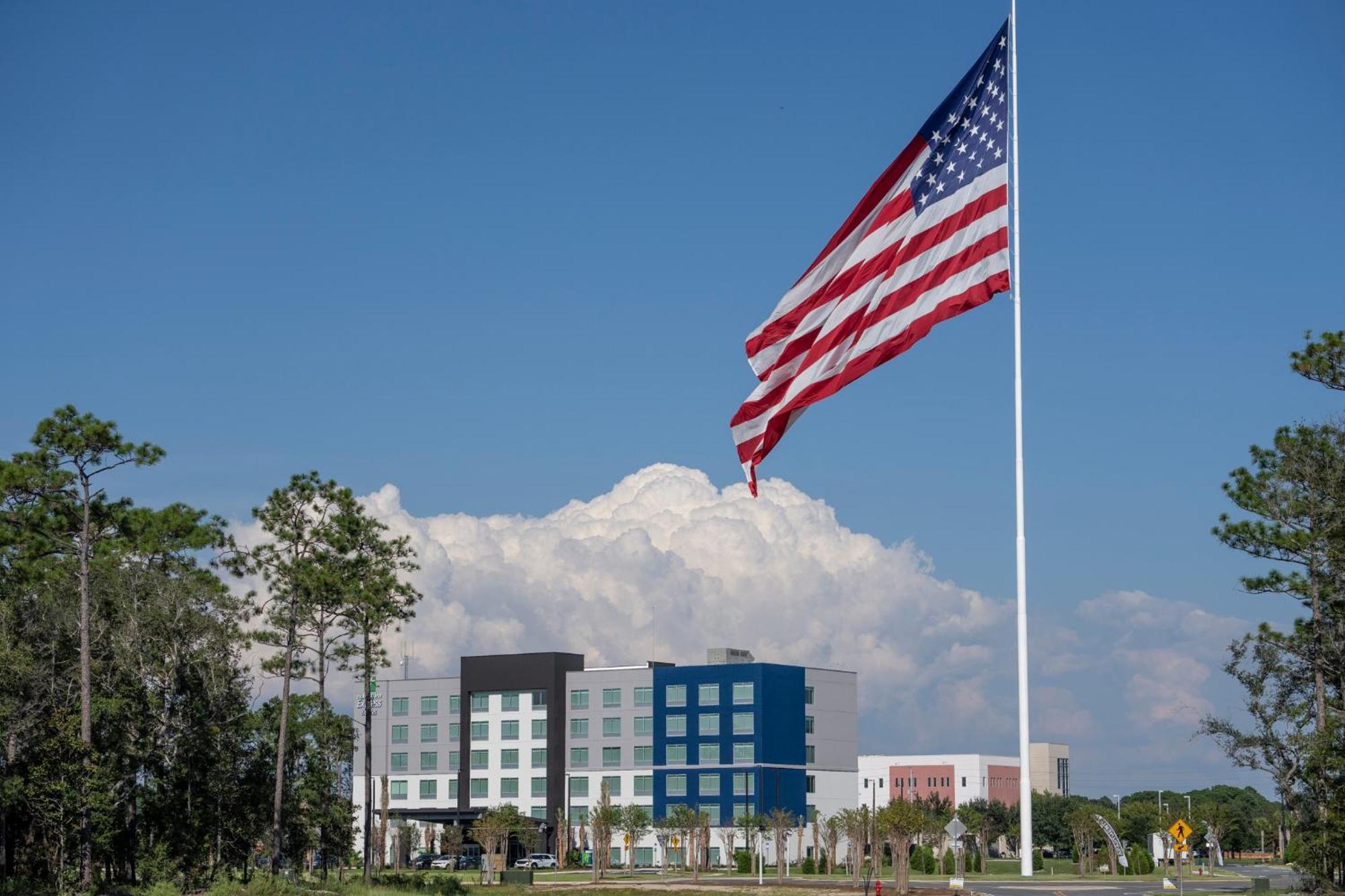 Holiday Inn Express & Suites Fort Walton Beach - Eglin Area By Ihg Eksteriør billede